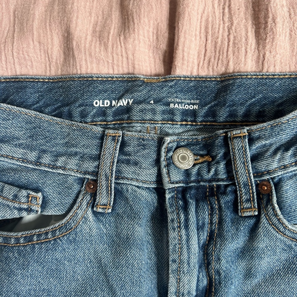 Old Navy Extra High Rise Balloon Jeans